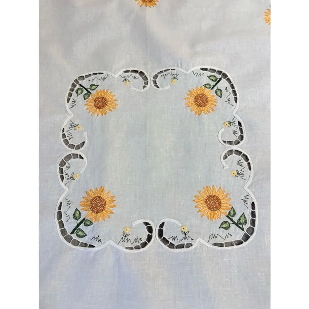 Vintage Sunflower Tablecloth Embroidered Cutwork 32” Cotton Floral